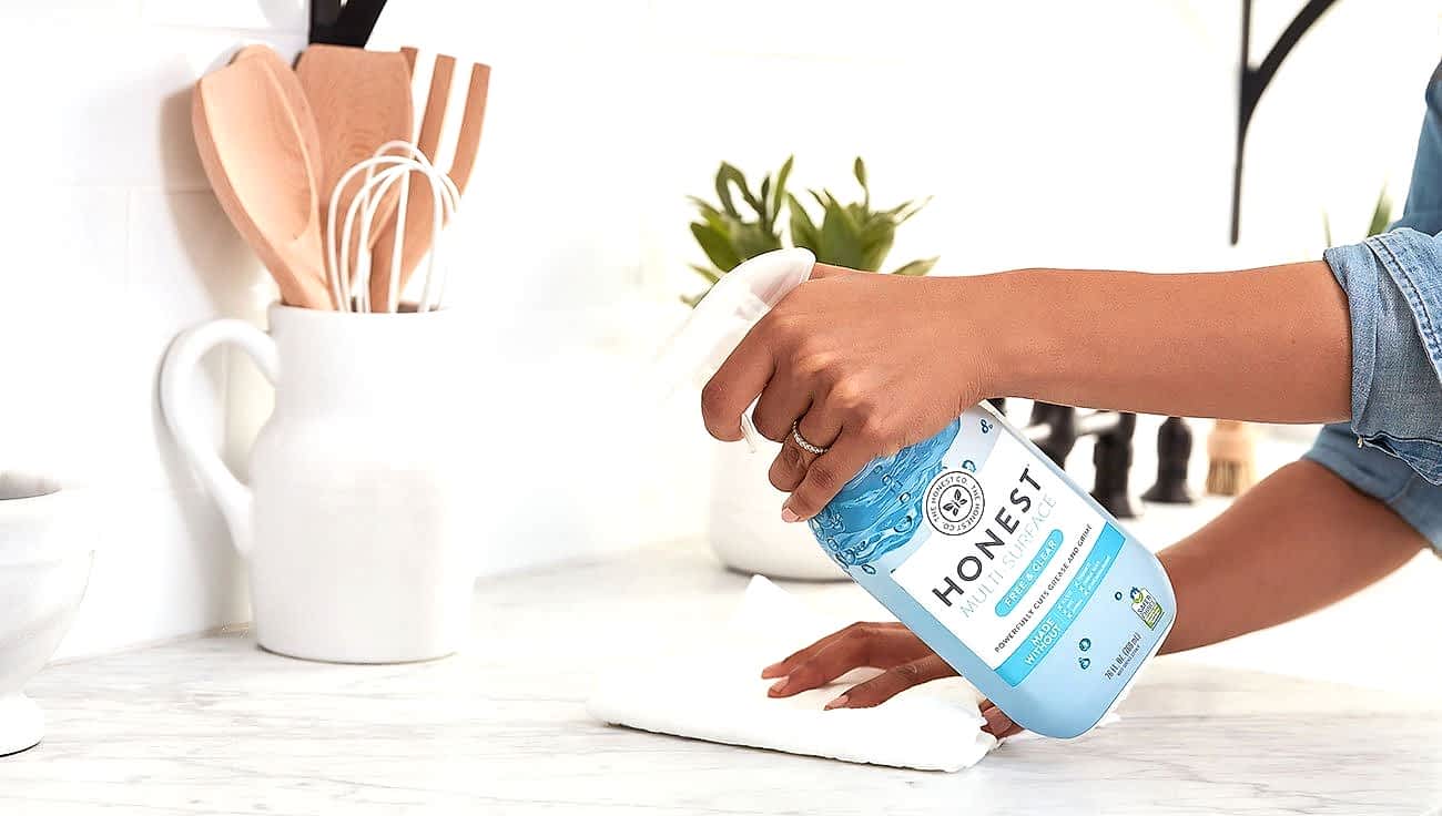 Woman cleaning service-3